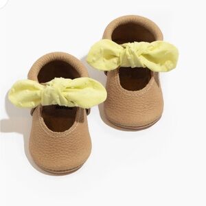 Freshly Picked Tan Baby Girl Shoes with Yellow Bows size 6-12M